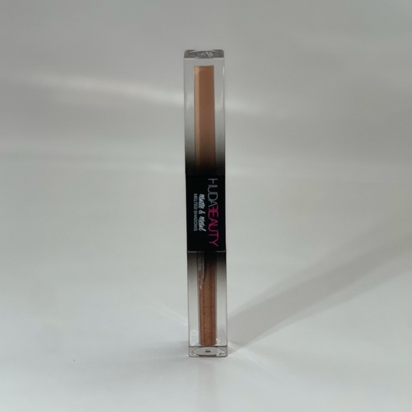 HudaBeauty Liquid Eyeshadow - Picture 3 of 3